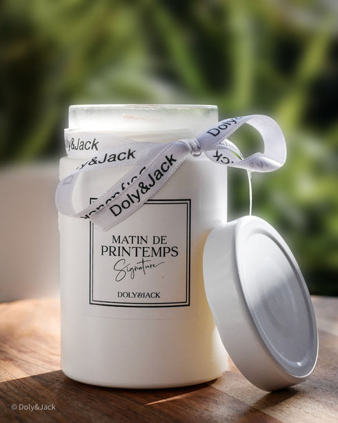 Bougie Signature « Matin de Printemps (Blanc Mat, Mèche en Bois)