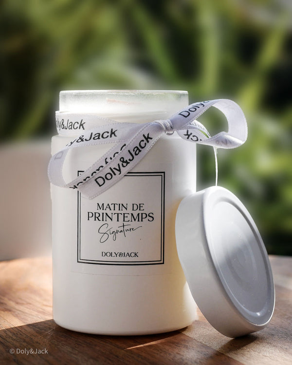 Bougie Signature « Matin de Printemps (Blanc Mat, Mèche en Bois)