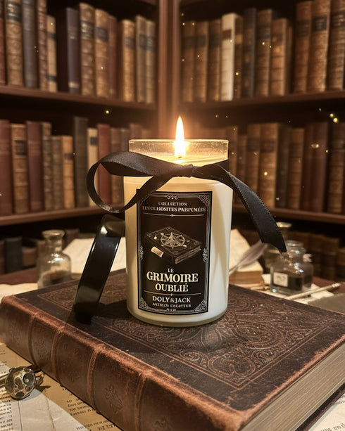 Bougie « Le Grimoire Oublié »